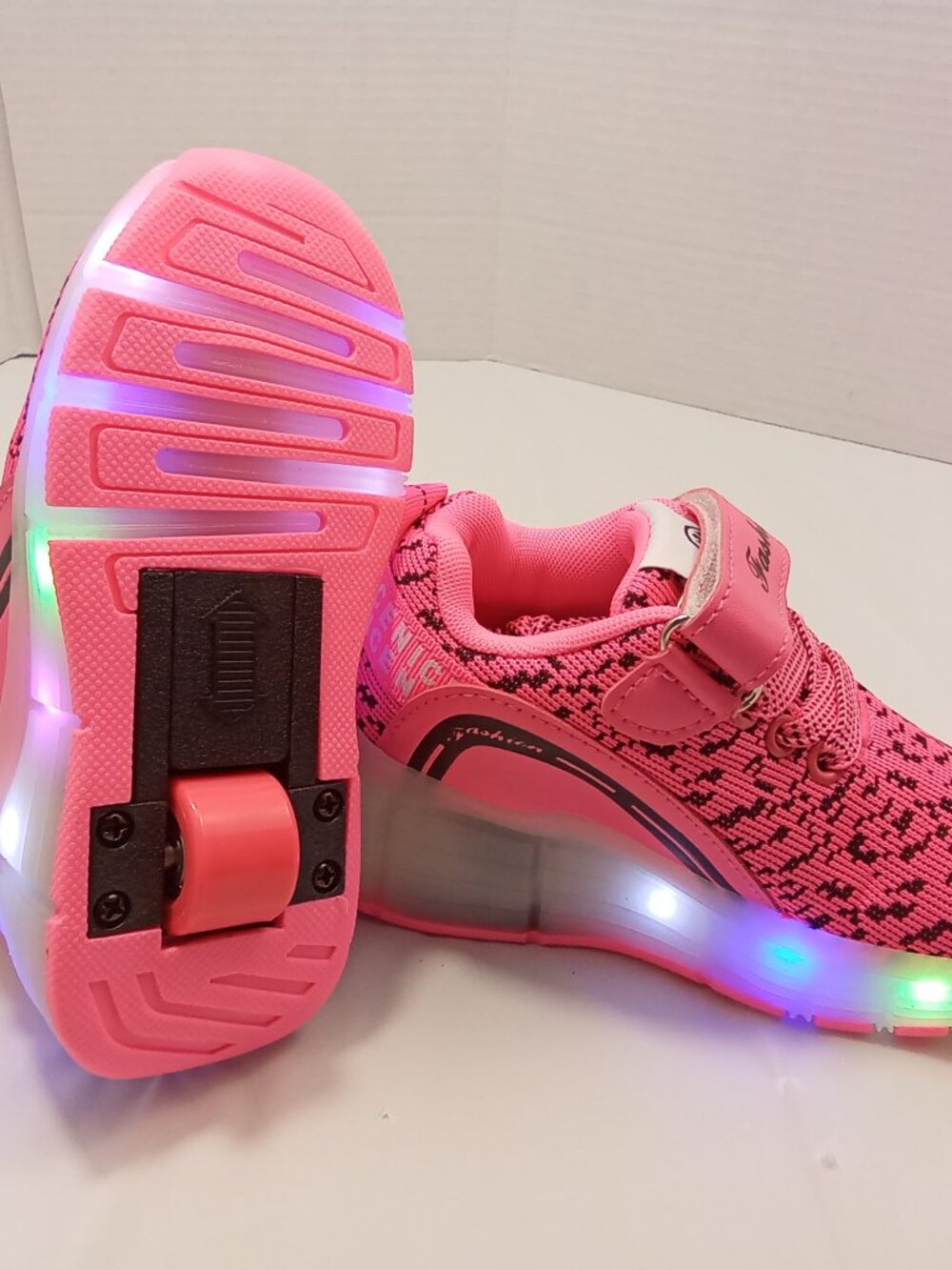 Kids Size 10 Roller Shoes Pink LED Light Up Skate Sneakers USB Rechargeable
